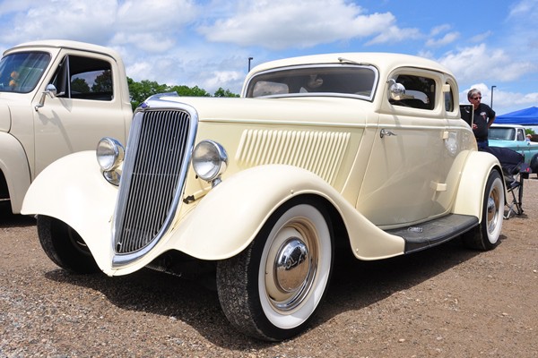 1934 Chrysler five window coupe #4