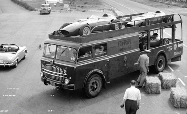 1959-Fiat-Bartoletti-transporter-Ferrari