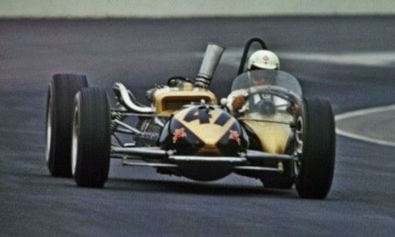 Smokey-Yunick-Capsule-car-on-track-front