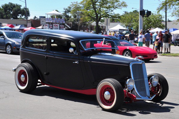 1934 Ford highboy sedan #9