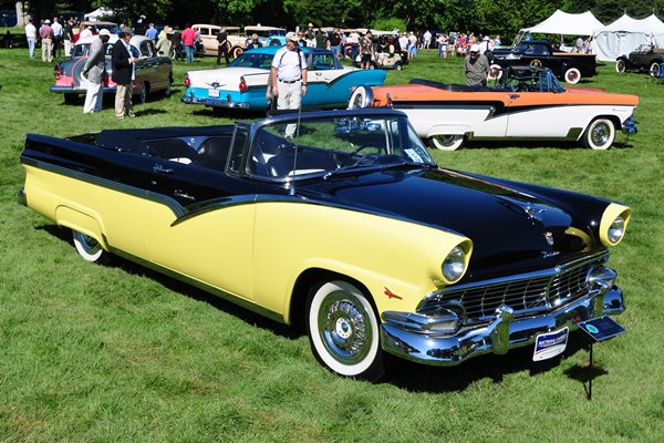 Ford fairlane versus corvette #8