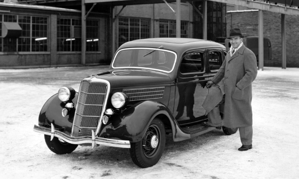 Video Introducing The 1935 Ford V 8 Mac S Motor City Garage